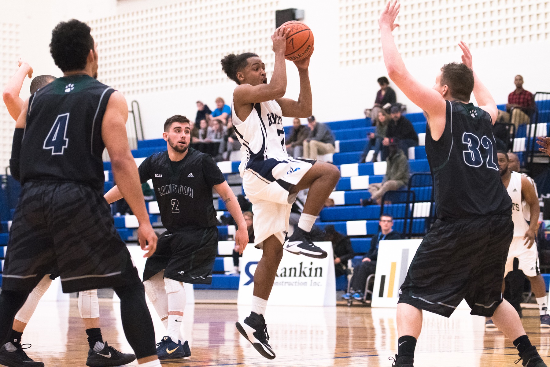 RECAP: Men's Basketball tame Lambton Lions