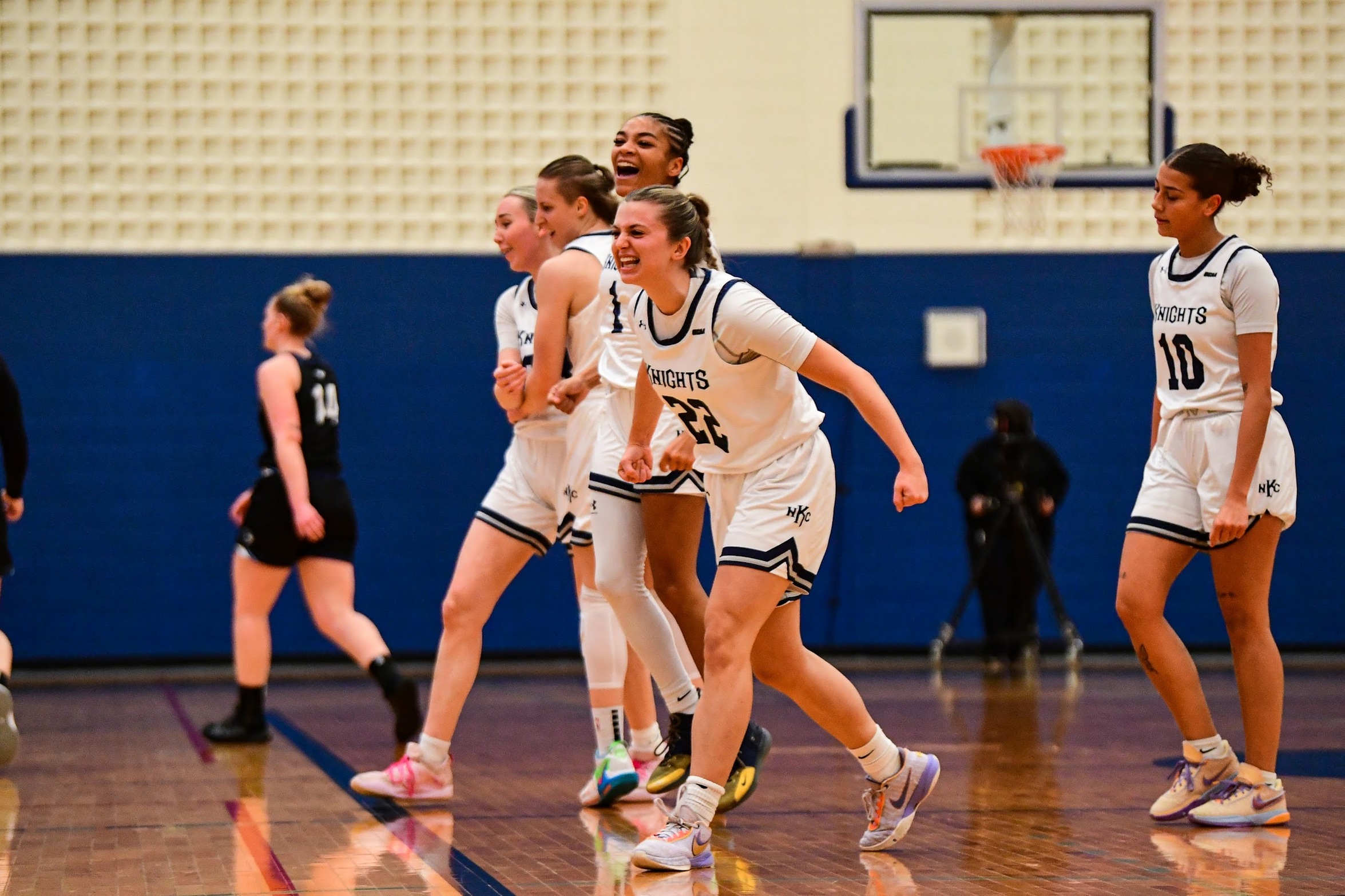 Knights soar to a win over the Condors