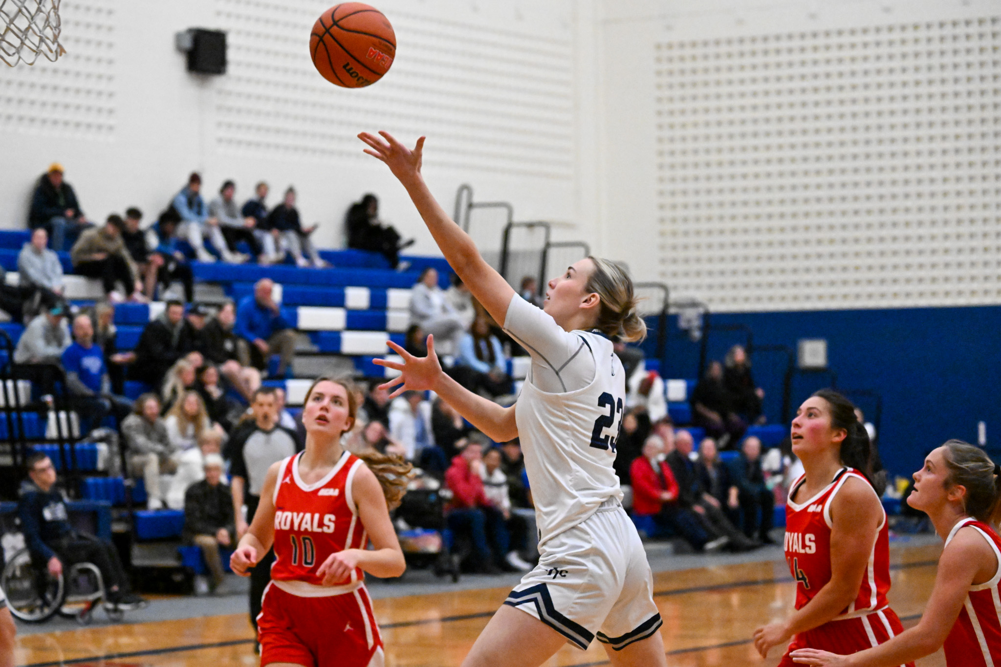 Knights Women&rsquo;s Basketball Run Down the Royals