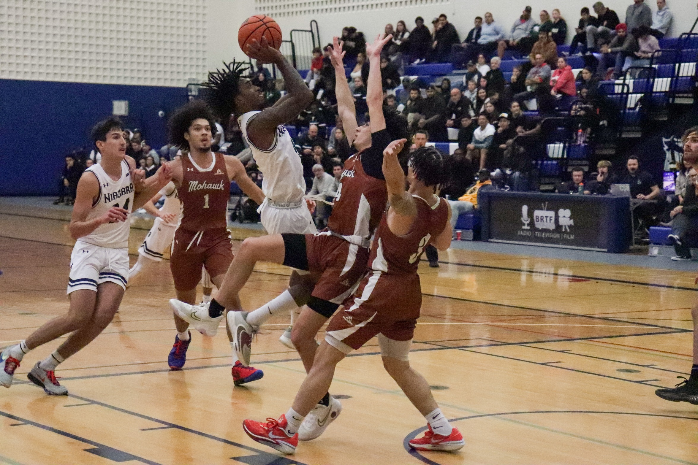 Back to back road wins for Knights Men&rsquo;s basketball
