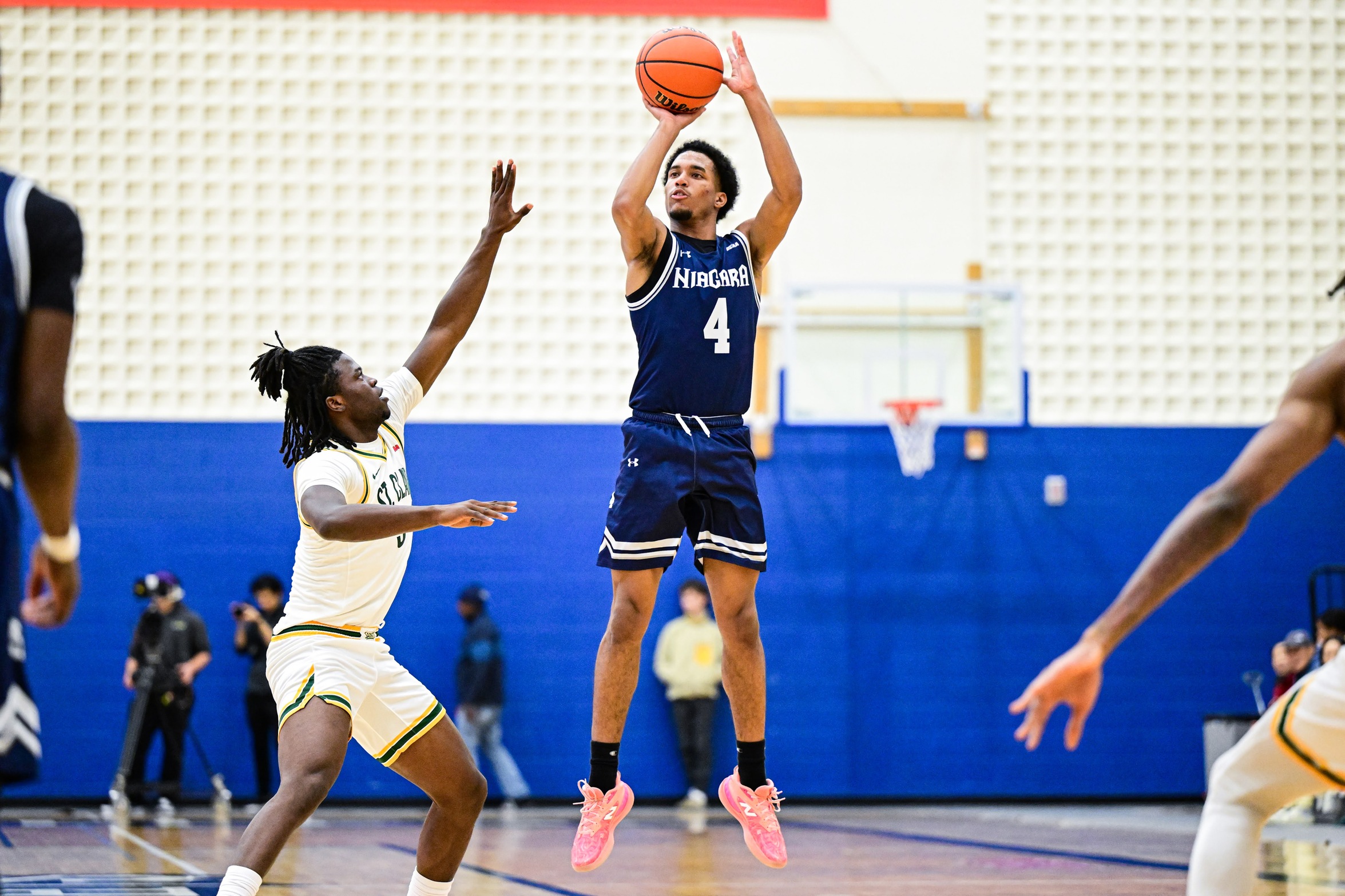 Knights Men&rsquo;s Basketball Fall on the Road to St. Clair and Lambton
