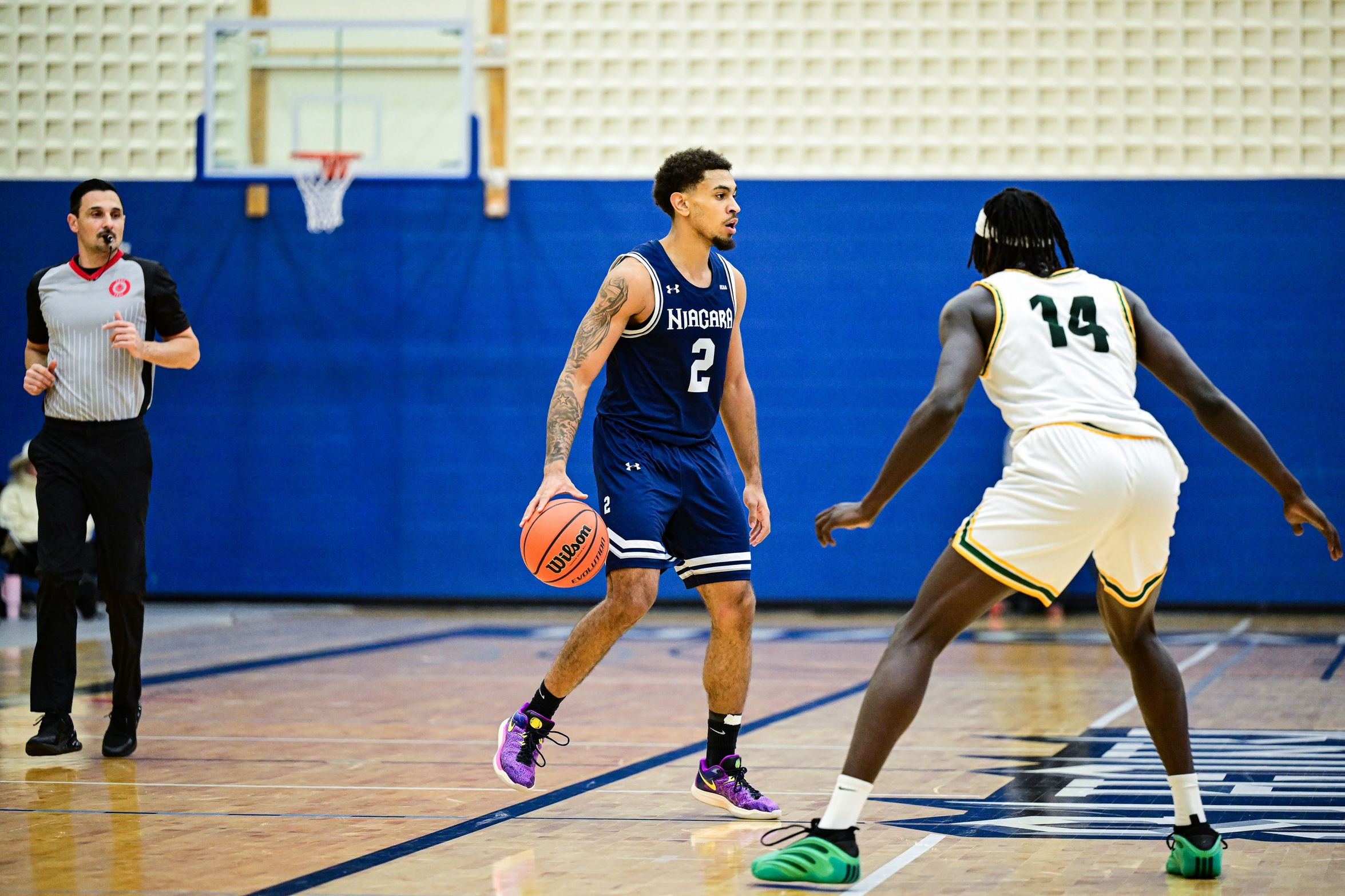 Knights Men&rsquo;s Basketball Hold on for the Win Against the Mountaineers