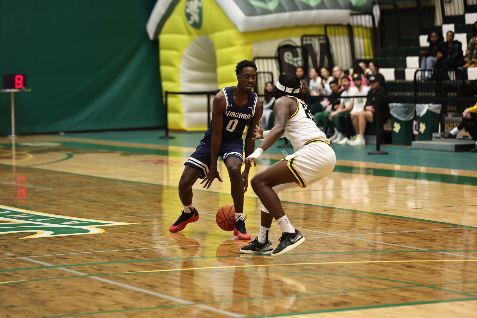 Knights Men&rsquo;s Basketball Unsuccessful on Road Trip