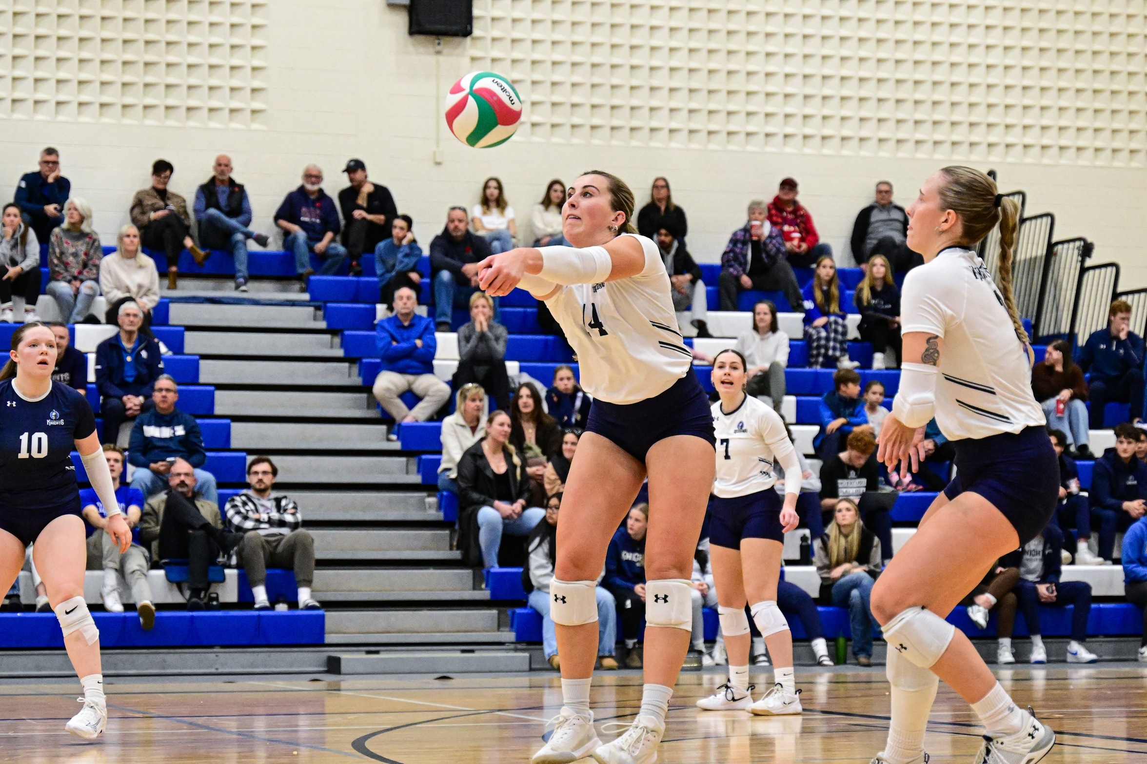 Niagara Knights Women&rsquo;s Volleyball Fail to End the Humber Hawks&rsquo; Win Streak
